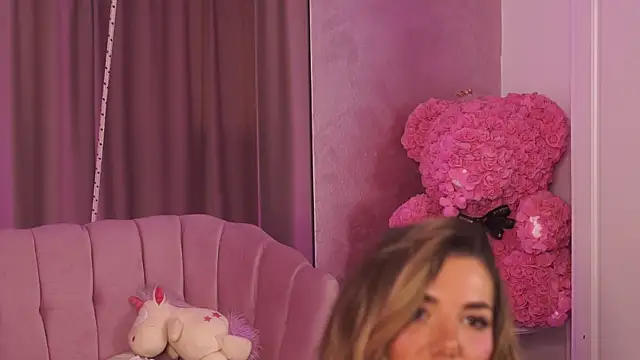 ClaraHazel online show from April 16, 4:13 am