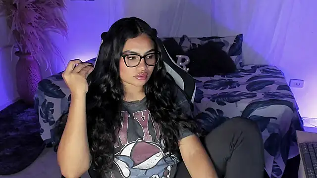 Riana Kean online show from March 7, 3:35 am