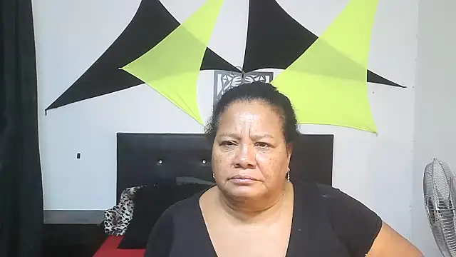 Shanttal0272 online show from May 12, 10:16 pm