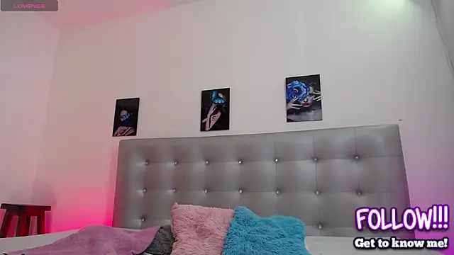 horny-juliette online show from March 19, 1:15 pm