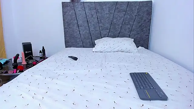 Snapshot of bella-black chatting on October 27, 11:21 pm bella-black online show from October 27, 11:21 pm