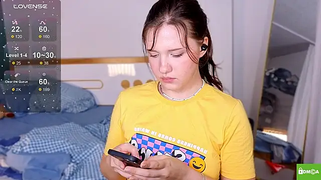 HanahW online show from October 9, 1:26 pm