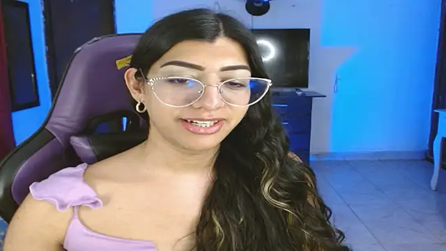 engielphoenis14 online show from February 19, 11:36 pm