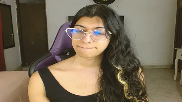 engielphoenis14 online show from February 7, 11:30 pm