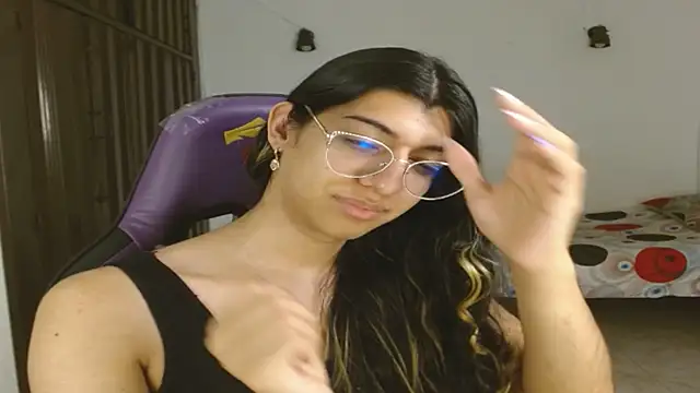 Snapshot of engielphoenis14 chatting on September 23, 9:46 pm engielphoenis14 online show from September 23, 9:46 pm