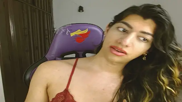 Snapshot of engielphoenis14 chatting on September 20, 11:25 pm engielphoenis14 online show from September 20, 11:25 pm