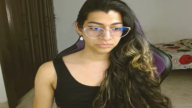 Snapshot of engielphoenis14 chatting on September 18, 9:24 pm engielphoenis14 online show from September 18, 9:24 pm