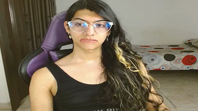 Snapshot of engielphoenis14 chatting on September 26, 9:34 pm engielphoenis14 online show from September 26, 9:34 pm