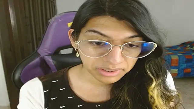 Snapshot of engielphoenis14 chatting on October 10, 4:06 am engielphoenis14 online show from October 10, 4:06 am