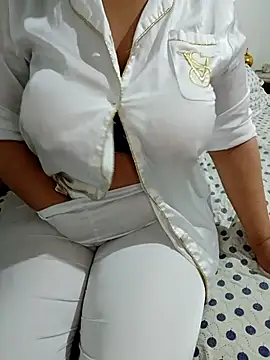 Snapshot of Saakoora chatting on September 24, 11:59 pm Saakoora online show from September 24, 11:59 pm