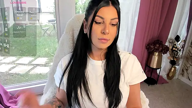 patriciakeys online show from October 14, 7:11 am