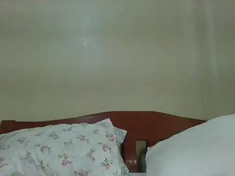 Snapshot of sweet_love00 chatting on September 17, 6:33 am sweet love00 online show from September 17, 6:33 am