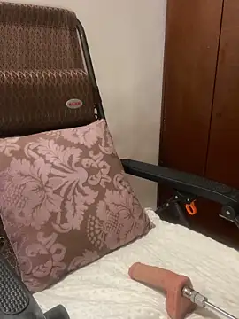 Snapshot of cristal_subin69 chatting on October 12, 5:59 pm cristal subin69 online show from October 12, 5:59 pm