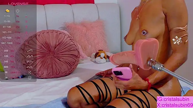 Snapshot of cristal_subin69 chatting on October 14, 6:10 pm cristal subin69 online show from October 14, 6:10 pm