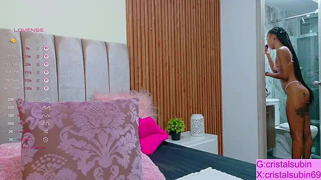 Snapshot of cristal_subin69 chatting on October 29, 11:47 am cristal subin69 online show from October 29, 11:47 am