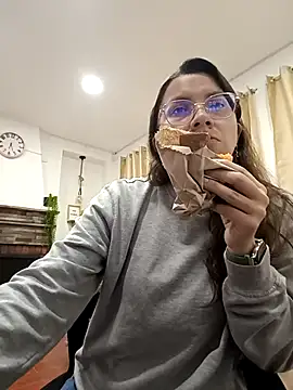 Snapshot of karlamorris_ chatting on October 1, 1:49 pm karlamorris online show from October 1, 1:49 pm