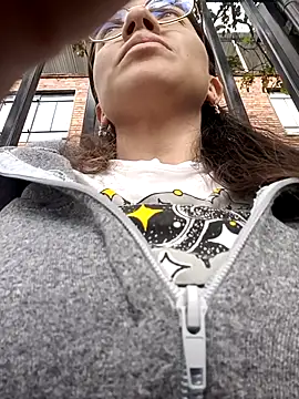 Snapshot of karlamorris_ chatting on October 2, 1:49 pm karlamorris online show from October 2, 1:49 pm