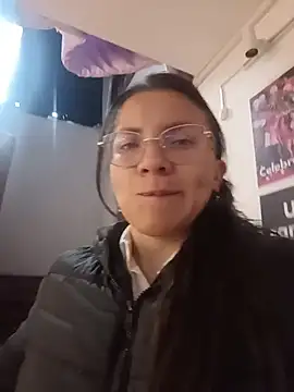 Snapshot of karlamorris_ chatting on October 17, 1:47 pm karlamorris online show from October 17, 1:47 pm