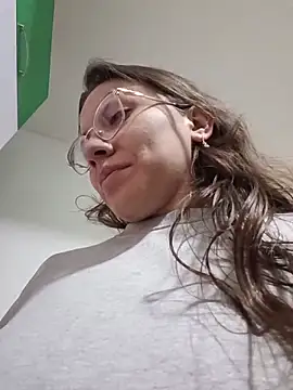 Snapshot of karlamorris_ chatting on October 30, 2:18 pm karlamorris online show from October 30, 2:18 pm