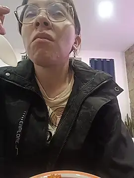 Snapshot of karlamorris_ chatting on October 25, 5:20 pm karlamorris online show from October 25, 5:20 pm