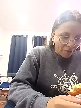 Snapshot of karlamorris_ chatting on September 18, 1:42 pm karlamorris online show from September 18, 1:42 pm