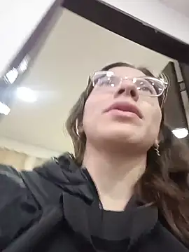 Snapshot of karlamorris_ chatting on October 14, 1:35 pm karlamorris online show from October 14, 1:35 pm