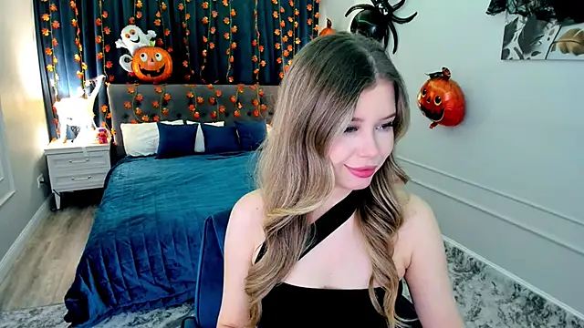 Snapshot of FollowLovee chatting on October 9, 8:13 pm FollowLovee online show from October 9, 8:13 pm