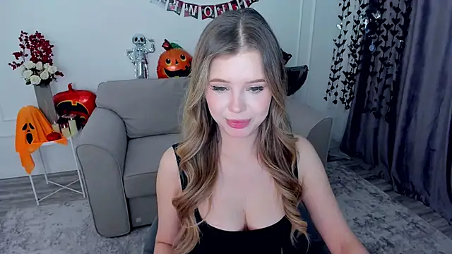 Snapshot of FollowLovee chatting on October 16, 8:11 pm FollowLovee online show from October 16, 8:11 pm