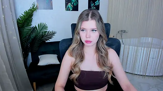 Snapshot of FollowLovee chatting on September 27, 6:15 pm FollowLovee online show from September 27, 6:15 pm