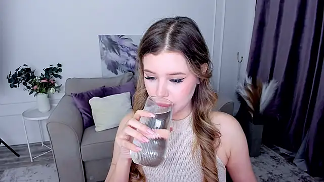 Snapshot of FollowLovee chatting on October 4, 8:02 pm FollowLovee online show from October 4, 8:02 pm