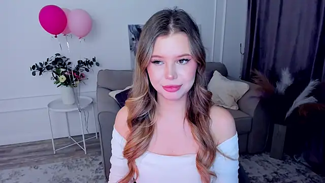 Snapshot of FollowLovee chatting on September 17, 8:07 pm FollowLovee online show from September 17, 8:07 pm