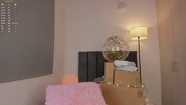 LynnSam  online show from October 12, 2:47 am