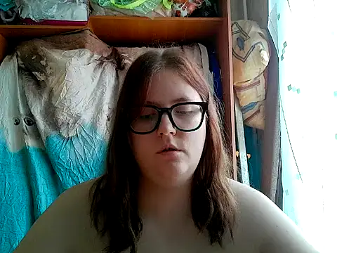 DesireMelissa online show from April 19, 7:30 am