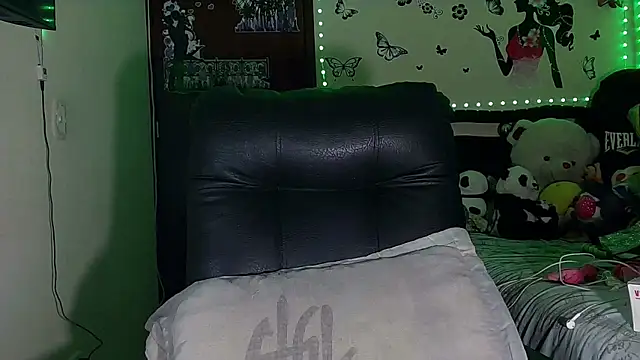 Snapshot of Elith_20 chatting on October 3, 8:41 am Elith 20 online show from October 3, 8:41 am