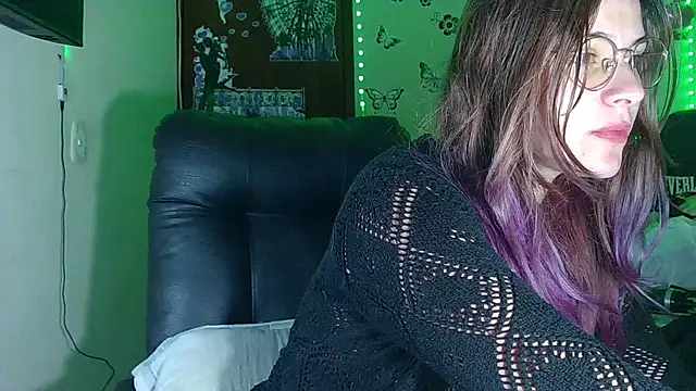 Snapshot of Elith_20 chatting on October 16, 4:04 am Elith 20 online show from October 16, 4:04 am