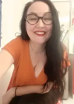 Snapshot of CamilleDesire chatting on September 14, 4:38 pm CamilleDesire online show from September 14, 4:38 pm