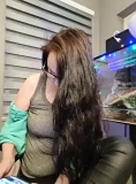 Snapshot of CamilleDesire chatting on October 6, 6:02 pm CamilleDesire online show from October 6, 6:02 pm