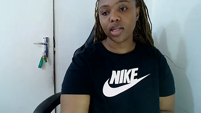 Snapshot of IceBellaCane313 chatting on October 13, 1:58 pm IceBellaCane313 online show from October 13, 1:58 pm