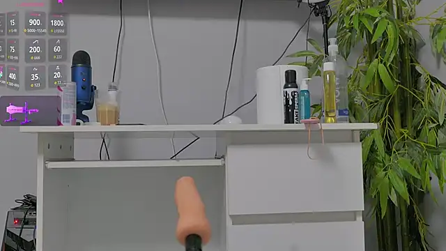 Snapshot of luckyalice_ chatting on October 10, 7:19 pm luckyalice  online show from October 10, 7:19 pm