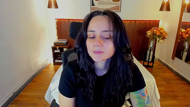 KatherineBond online show from July 6, 4:31 pm