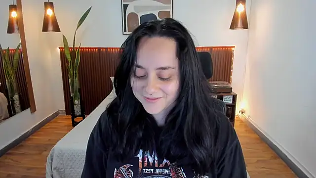 Snapshot of KatherineBond chatting on October 13, 8:00 pm KatherineBond online show from October 13, 8:00 pm