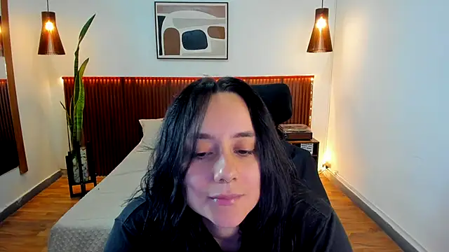 Snapshot of KatherineBond chatting on October 14, 8:00 pm KatherineBond online show from October 14, 8:00 pm