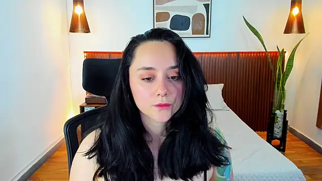 Snapshot of KatherineBond chatting on October 8, 7:51 pm KatherineBond online show from October 8, 7:51 pm