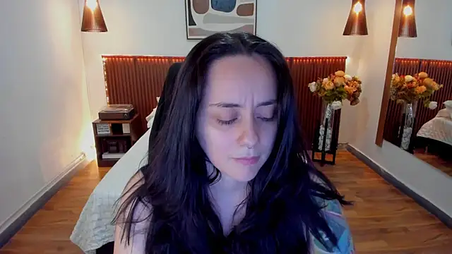 KatherineBond online show from June 2, 7:15 pm