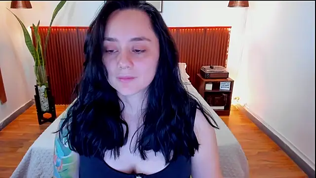 Snapshot of KatherineBond chatting on September 26, 7:44 pm KatherineBond online show from September 26, 7:44 pm