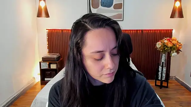 KatherineBond online show from July 14, 4:33 pm