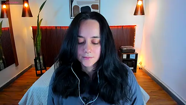 Snapshot of KatherineBond chatting on October 21, 7:51 pm KatherineBond online show from October 21, 7:51 pm