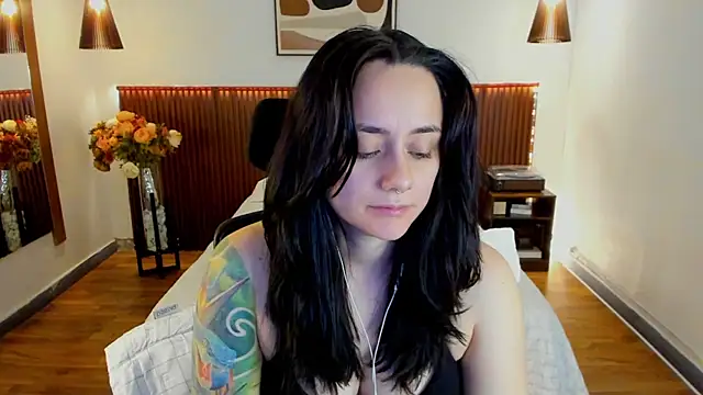 KatherineBond online show from June 23, 6:39 pm