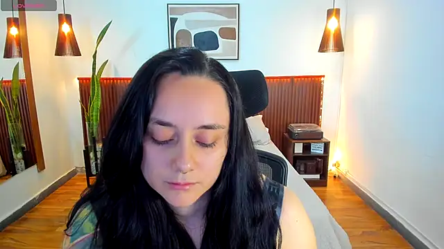 Snapshot of KatherineBond chatting on October 23, 7:53 pm KatherineBond online show from October 23, 7:53 pm