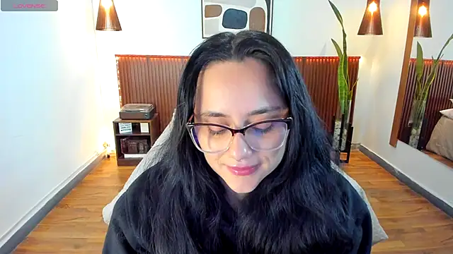 Snapshot of KatherineBond chatting on October 25, 8:05 pm KatherineBond online show from October 25, 8:05 pm